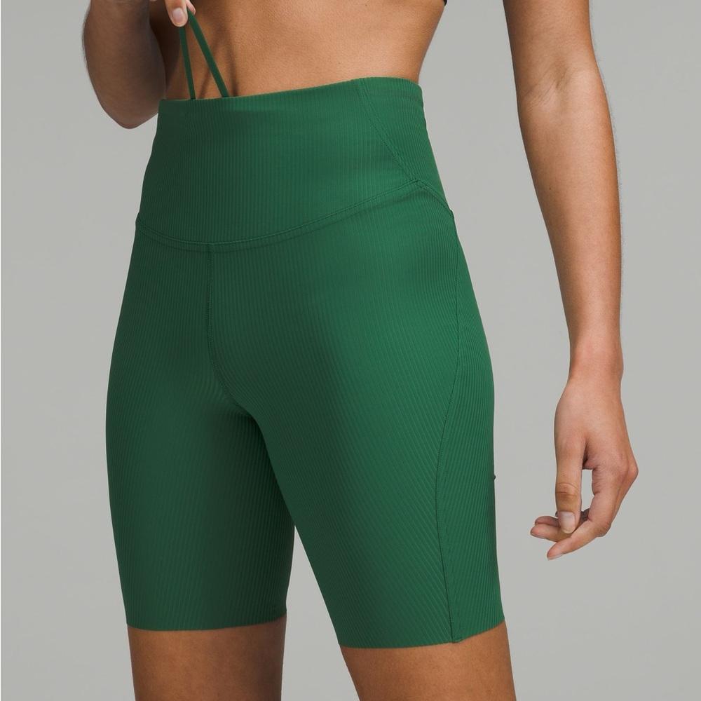 LULULEMON • HIGH WAIST RUNNING SHORTS